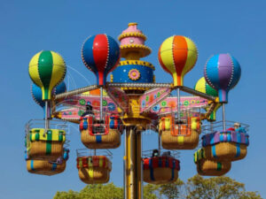 Should outdoor amusement parks choose unpowered or mechanical amusement equipment?