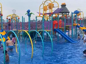 Experience the Thrilling Fun of Large-Scale Combination Slides in Water Parks